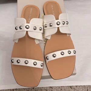MARC FISHER-BURLINA-White Flat Sandal w/ Silver Domed Studs-Sz 8.5M-NEW in Box